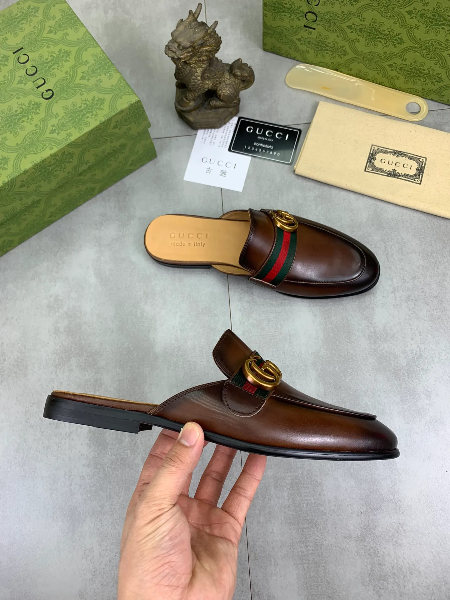 Men's Men's Shoes💰P480💰【New Style】Water-dyed Niuli High Quality Gucci half-drag business leather shoes hot selection (Gucci) official website latest Gucci half-drag 🎁 business leather shoes, hot style 💥 simple and elegant style, exclusive for trendy men. Unique official website latest brand original double G embossing Elements 👑 Original Gucci decoration, fashionable and elegant, fabric original calfskin ✅ Fully imported first-layer cowhide lining, official website designated wear-resistant, rubber business outsole, classic model taken at the counter in real life 🎬Number: 38-44 (45 46 customized) 2⃣️colors available